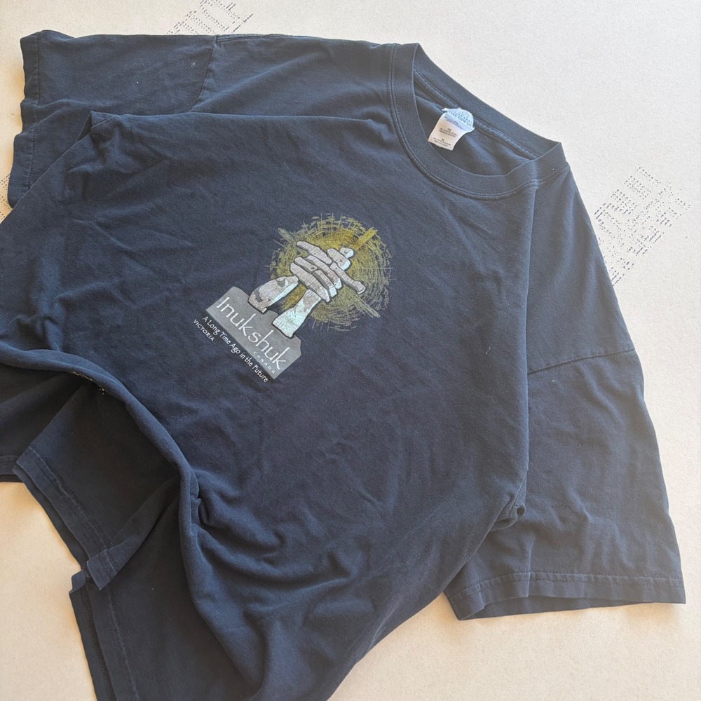 Y2K‎ Inukshuk Canada T-shirt